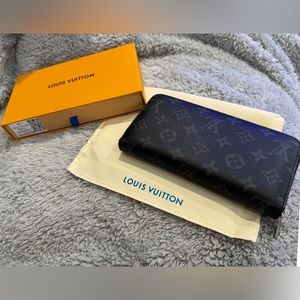 Designer Inspired Black and Silver Wallet